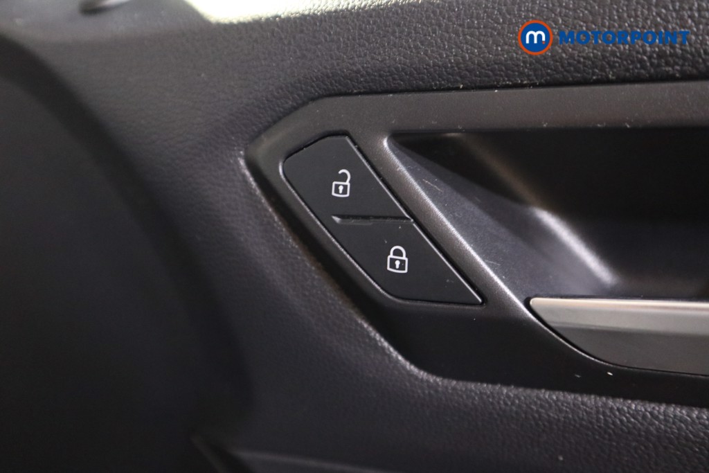 Volkswagen T-Roc Design Manual Petrol SUV - Stock Number (1553625) - 11th supplementary image