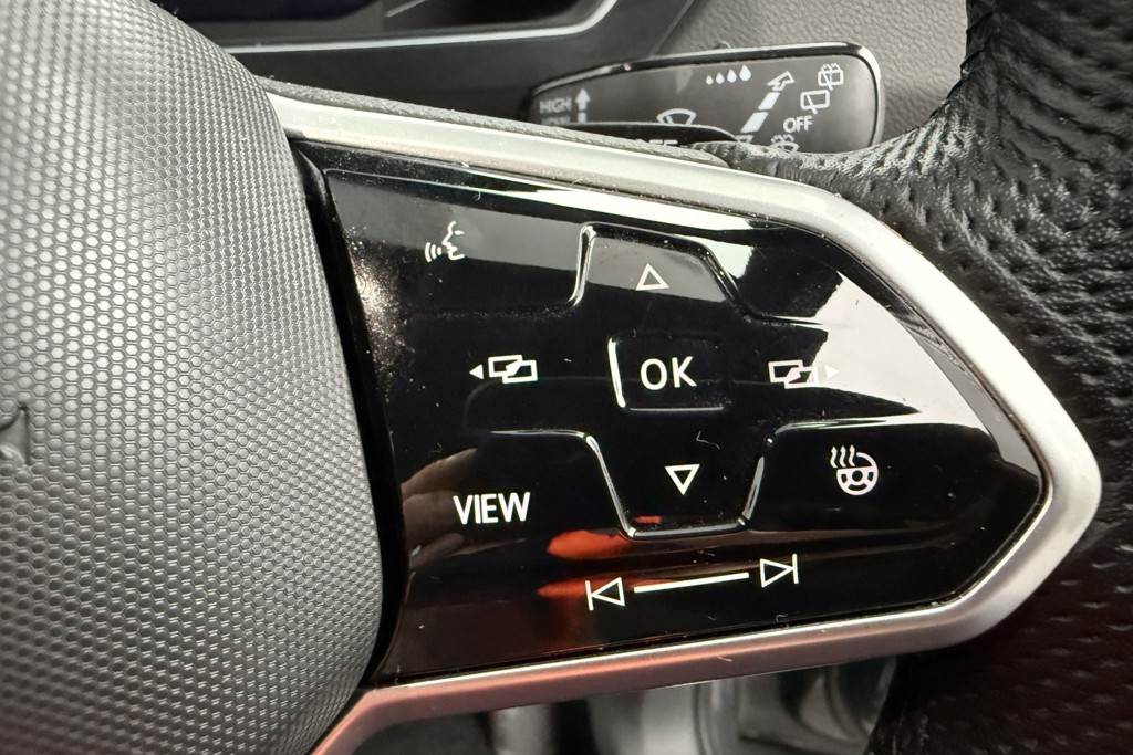 Volkswagen Tiguan R-Line Automatic Petrol SUV - Stock Number (1554243) - 5th supplementary image