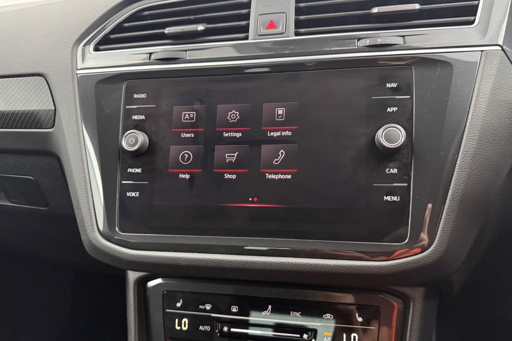 Volkswagen Tiguan R-Line Automatic Petrol SUV - Stock Number (1554243) - 9th supplementary image