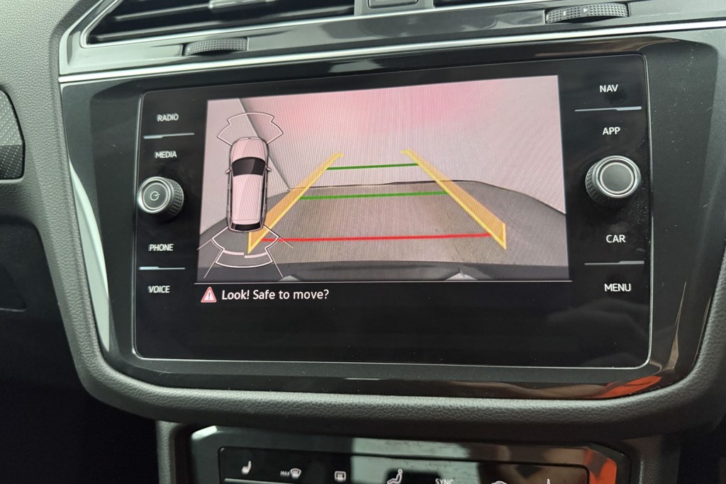 Volkswagen Tiguan R-Line Automatic Petrol SUV - Stock Number (1554243) - 12th supplementary image