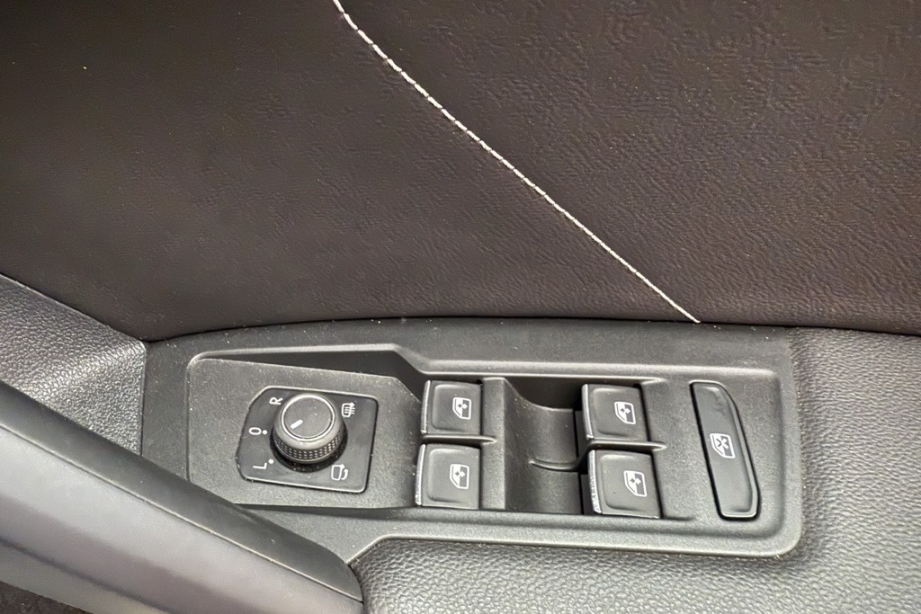 Volkswagen Tiguan R-Line Automatic Petrol SUV - Stock Number (1554243) - 20th supplementary image