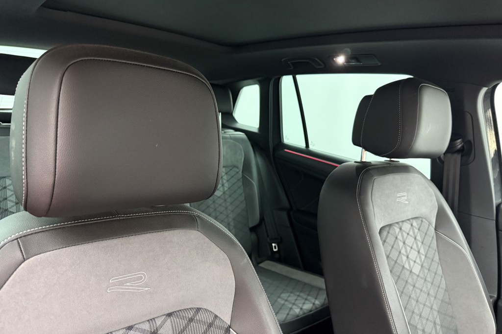 Volkswagen Tiguan R-Line Automatic Petrol SUV - Stock Number (1554243) - 22nd supplementary image