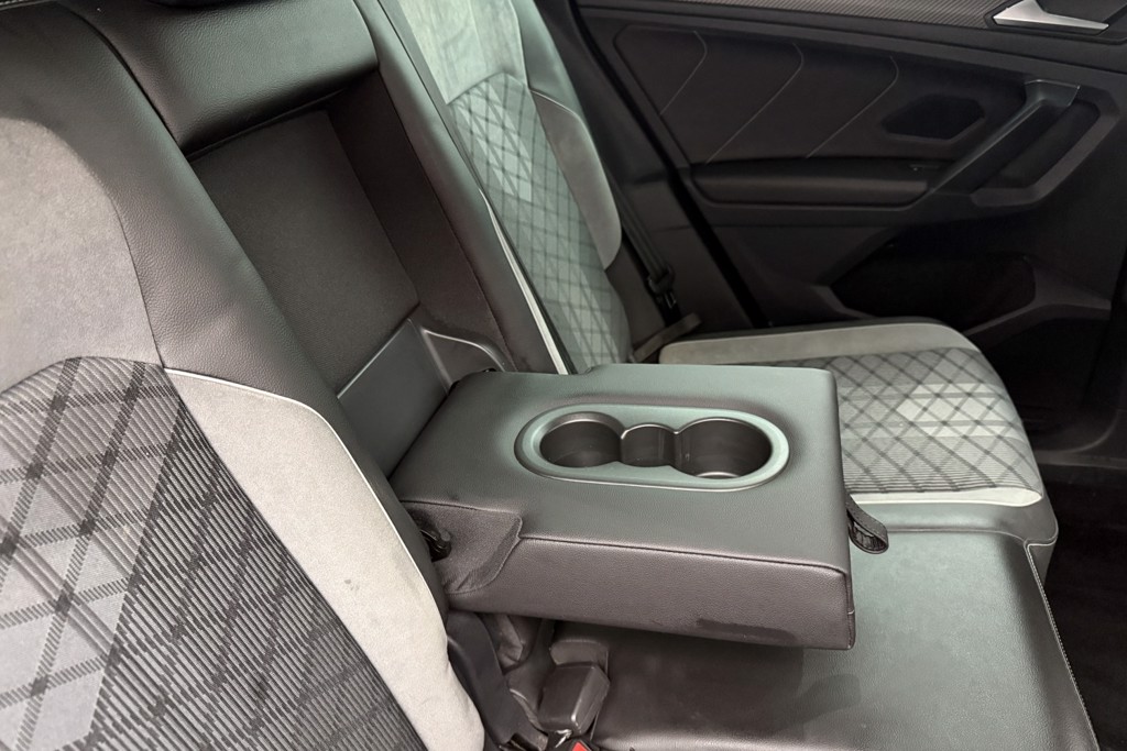 Volkswagen Tiguan R-Line Automatic Petrol SUV - Stock Number (1554243) - 25th supplementary image