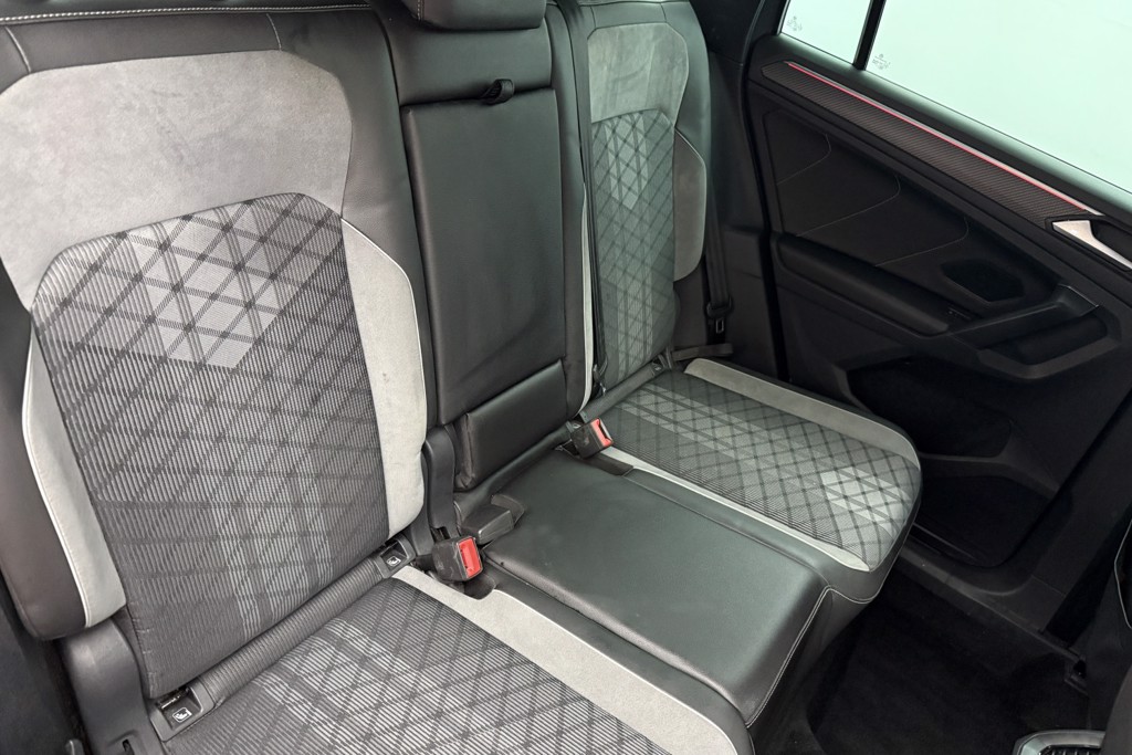Volkswagen Tiguan R-Line Automatic Petrol SUV - Stock Number (1554243) - 26th supplementary image