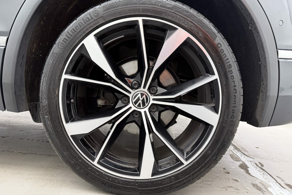 Volkswagen Tiguan R-Line Automatic Petrol SUV - Stock Number (1554243) - 33rd supplementary image
