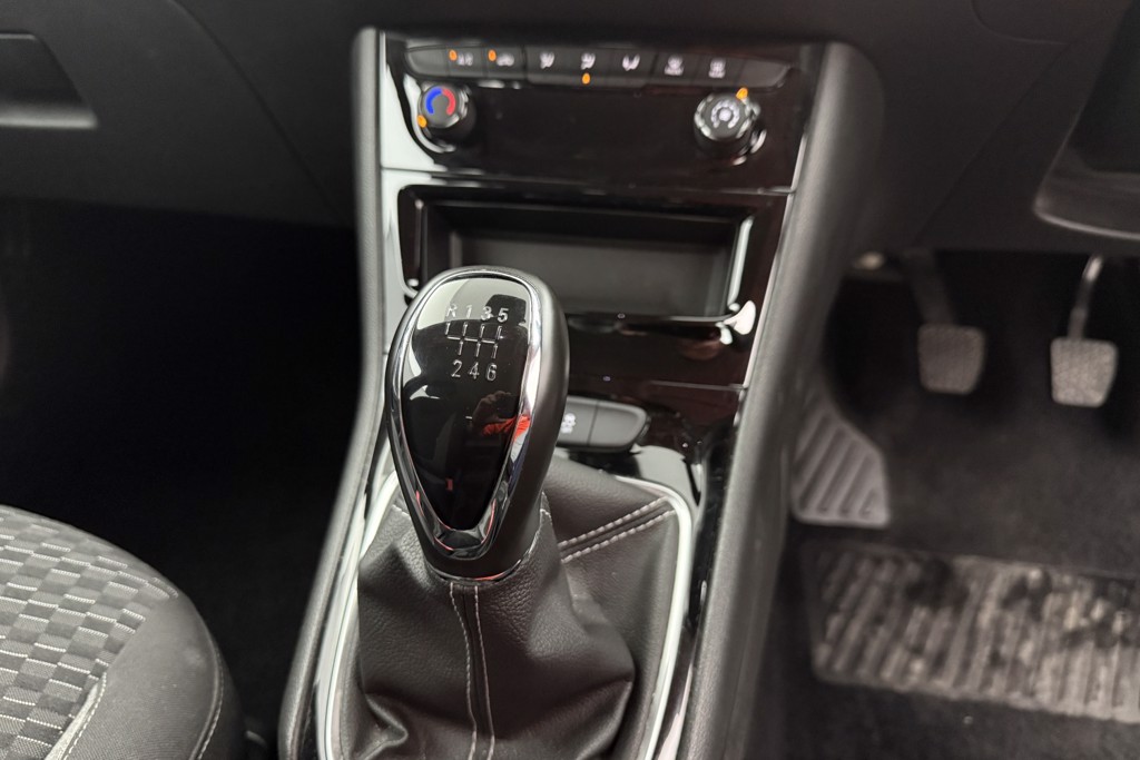 Vauxhall Astra SRI Manual Petrol Hatchback - Stock Number (1554313) - 10th supplementary image