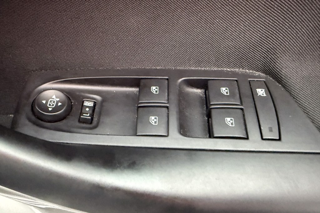 Vauxhall Astra SRI Manual Petrol Hatchback - Stock Number (1554313) - 13th supplementary image