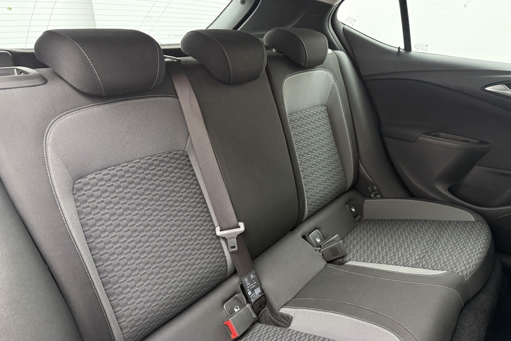 Vauxhall Astra SRI Manual Petrol Hatchback - Stock Number (1554313) - 16th supplementary image