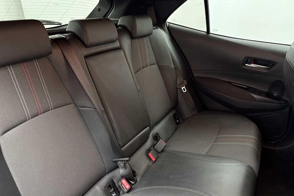 Toyota Corolla Gr Sport Automatic Petrol-Electric Hybrid Hatchback - Stock Number (1554318) - 17th supplementary image