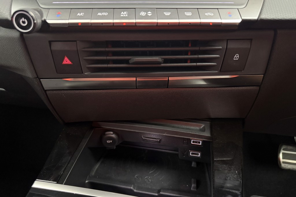 Vauxhall Astra Ultimate Automatic Electric Estate - Stock Number (1555016) - 11th supplementary image