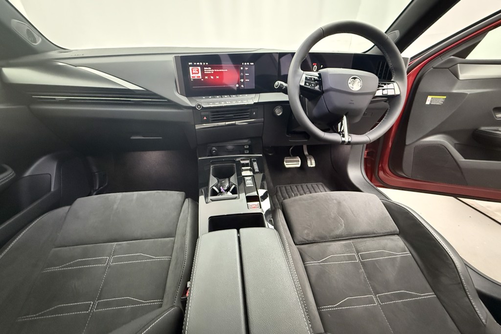 Vauxhall Astra Ultimate Automatic Electric Estate - Stock Number (1555016) - 13th supplementary image