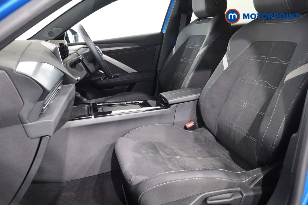 Vauxhall Astra Ultimate Automatic Electric Hatchback - Stock Number (1555018) - 4th supplementary image