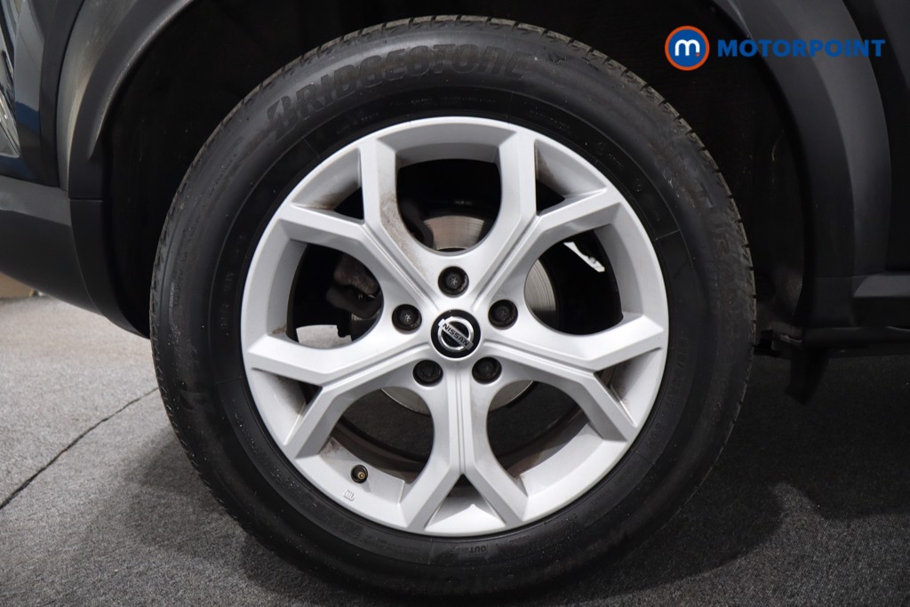 Nissan Juke N-Connecta Automatic Petrol SUV - Stock Number (1555254) - 9th supplementary image