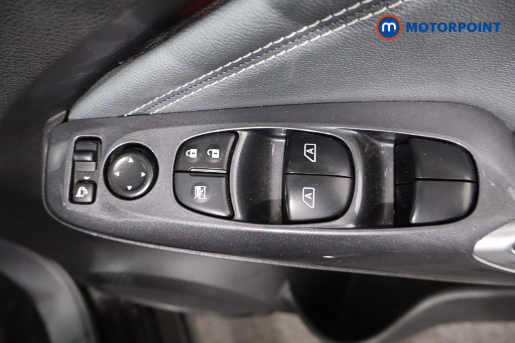 Nissan Juke N-Connecta Automatic Petrol SUV - Stock Number (1555254) - 18th supplementary image