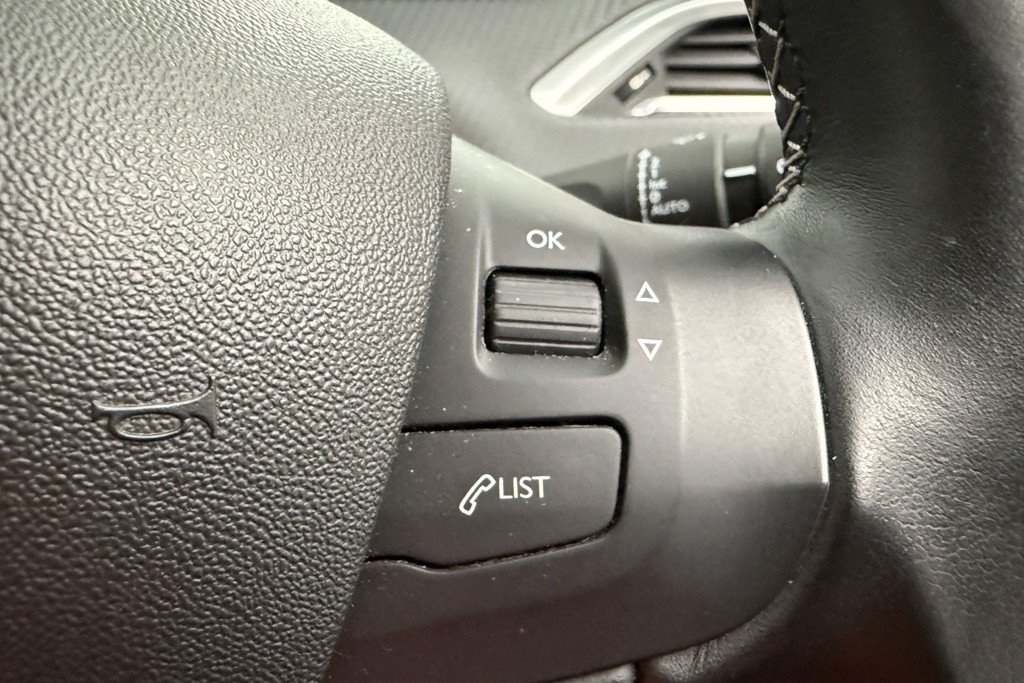 Peugeot 208 Tech Edition Manual Petrol Hatchback - Stock Number (1555722) - 5th supplementary image