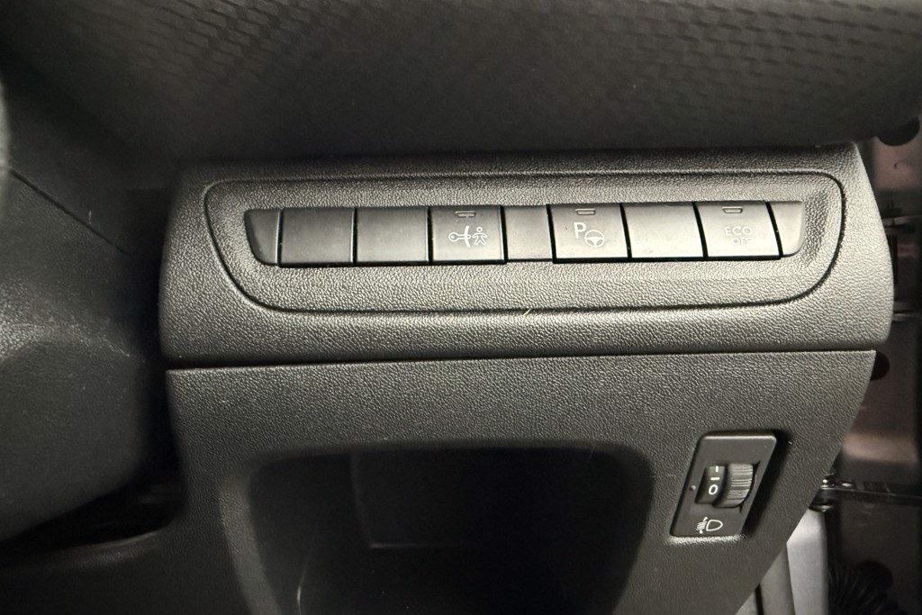 Peugeot 208 Tech Edition Manual Petrol Hatchback - Stock Number (1555722) - 16th supplementary image