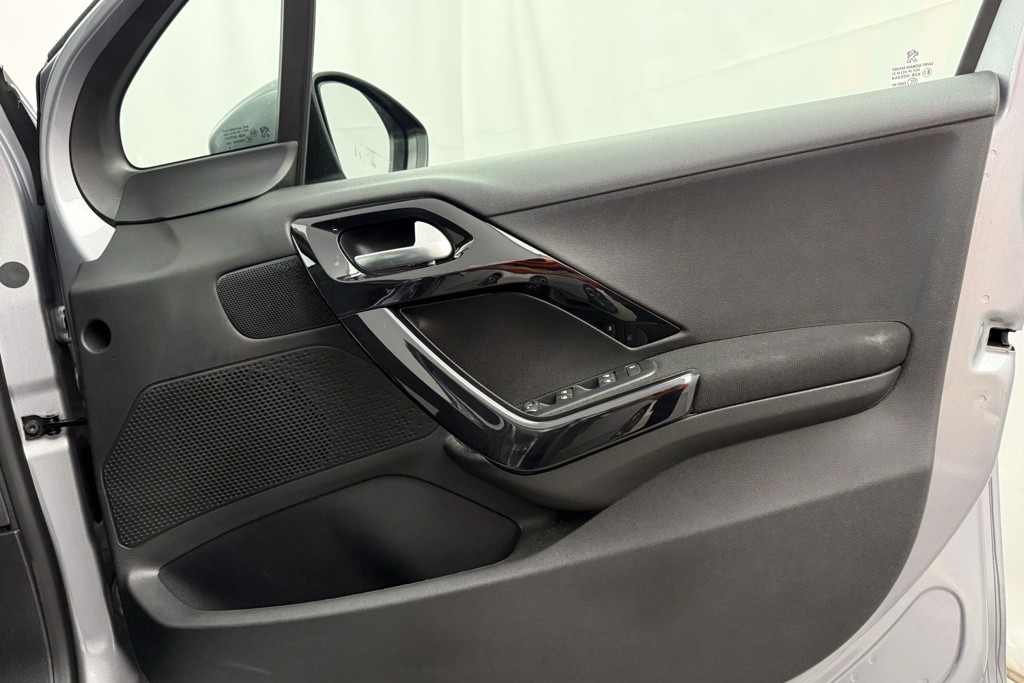 Peugeot 208 Tech Edition Manual Petrol Hatchback - Stock Number (1555722) - 17th supplementary image