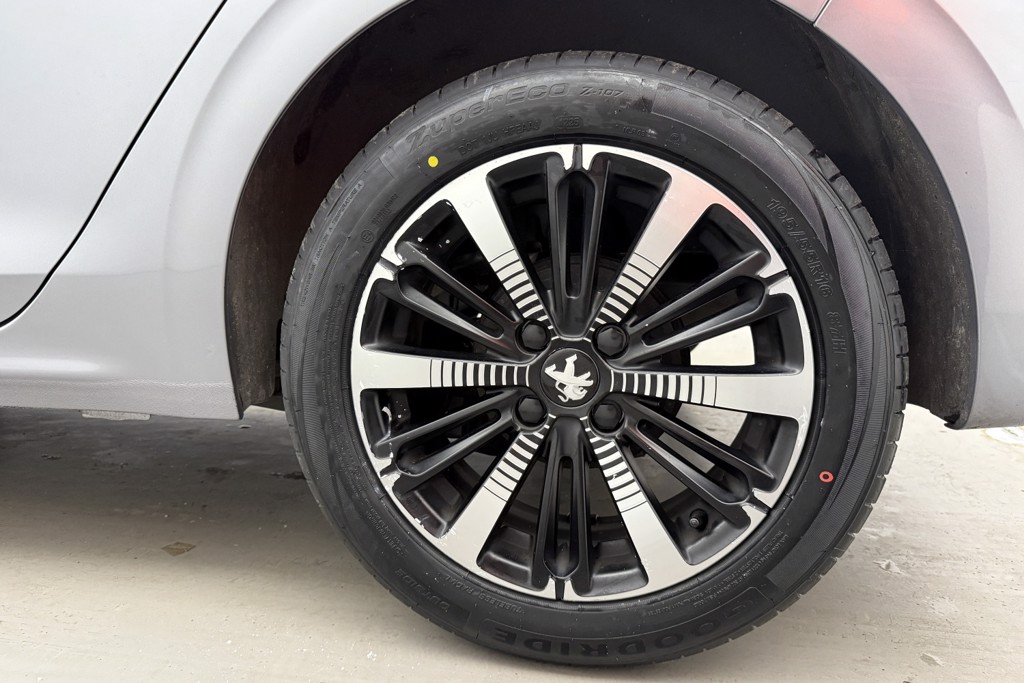 Peugeot 208 Tech Edition Manual Petrol Hatchback - Stock Number (1555722) - 30th supplementary image