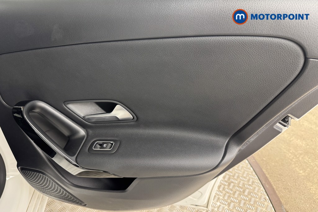Mercedes-Benz A Class SE Automatic Petrol Hatchback - Stock Number (1556038) - 16th supplementary image