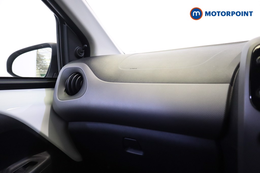 Peugeot 108 Active Manual Petrol Hatchback - Stock Number (1556233) - 19th supplementary image