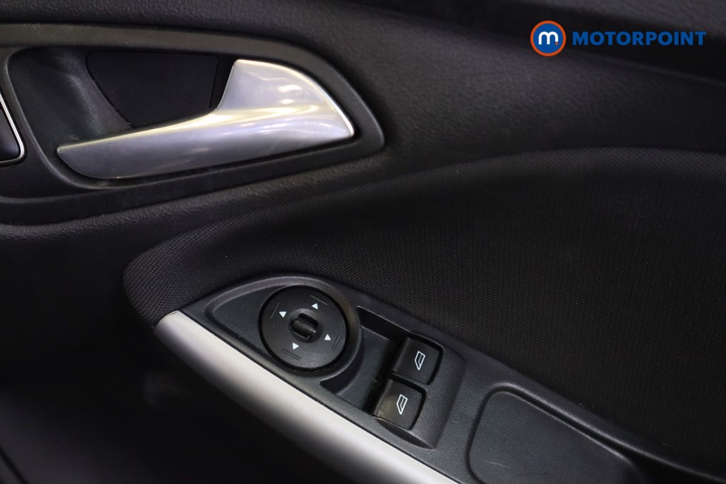 Ford Focus Zetec Edition Manual Petrol Hatchback - Stock Number (1556451) - 3rd supplementary image