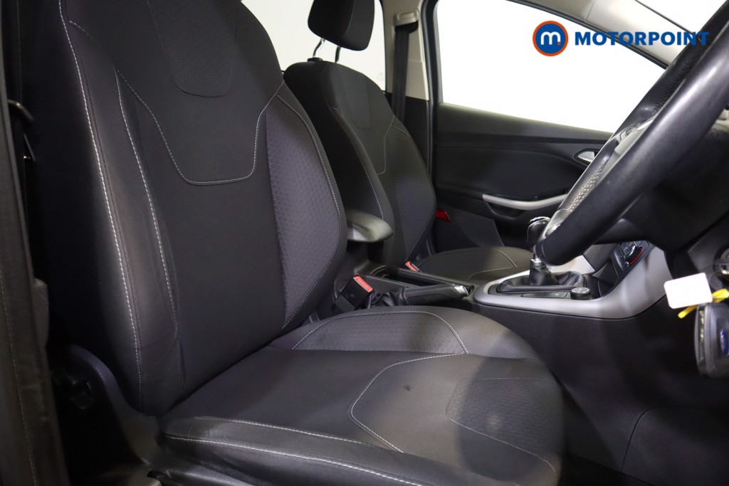 Ford Focus Zetec Edition Manual Petrol Hatchback - Stock Number (1556451) - 5th supplementary image