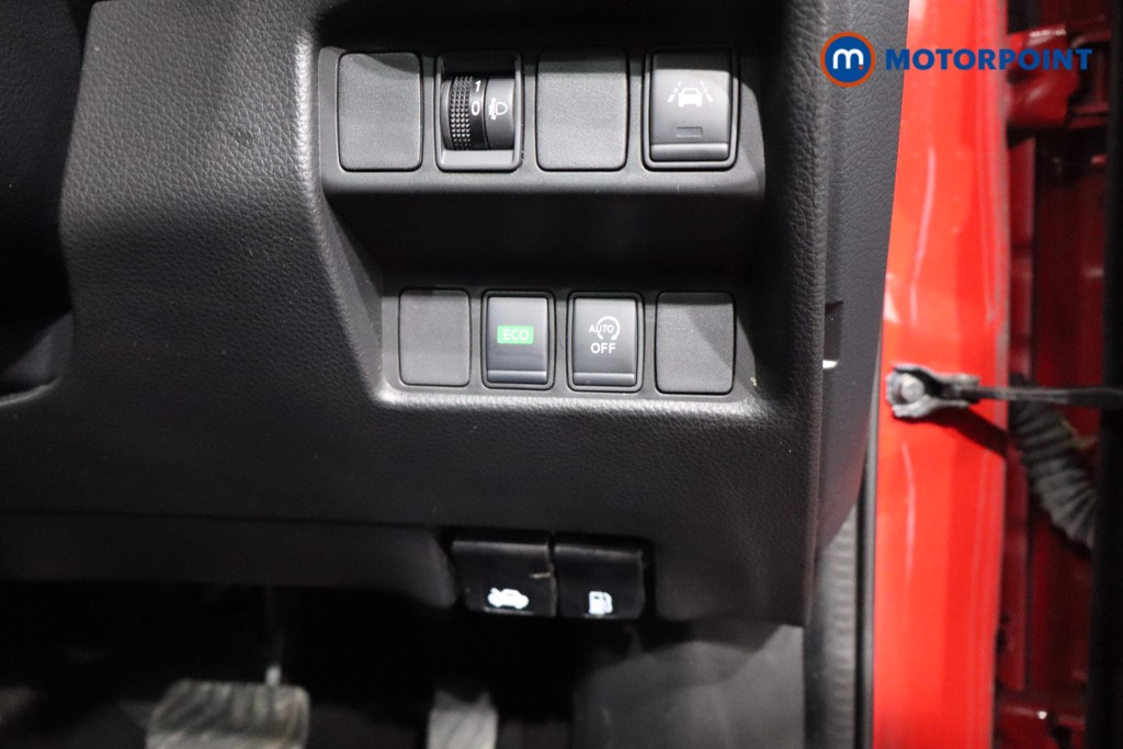 Nissan Qashqai N-Connecta Automatic Petrol SUV - Stock Number (1556748) - 16th supplementary image