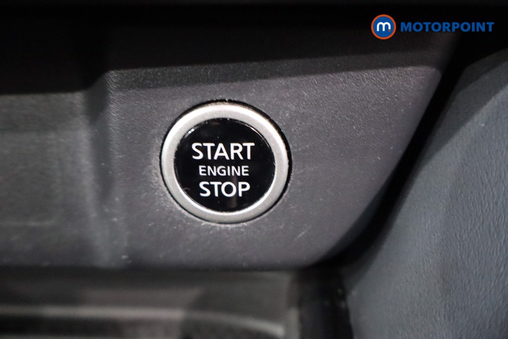 Nissan Qashqai Tekna-Plus Manual Petrol SUV - Stock Number (1556839) - 13th supplementary image