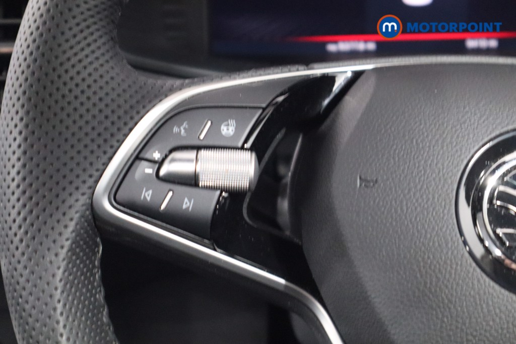 Skoda Karoq Sportline Manual Petrol SUV - Stock Number (1556854) - 7th supplementary image