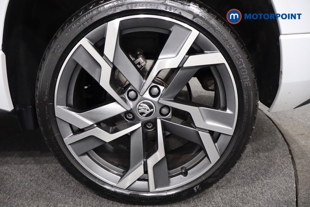 Skoda Karoq Sportline Manual Petrol SUV - Stock Number (1556854) - 12th supplementary image