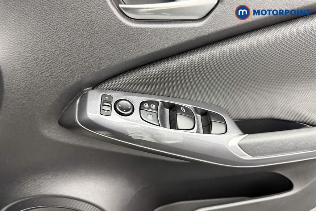 Nissan Juke Acenta Manual Petrol SUV - Stock Number (1556908) - 14th supplementary image