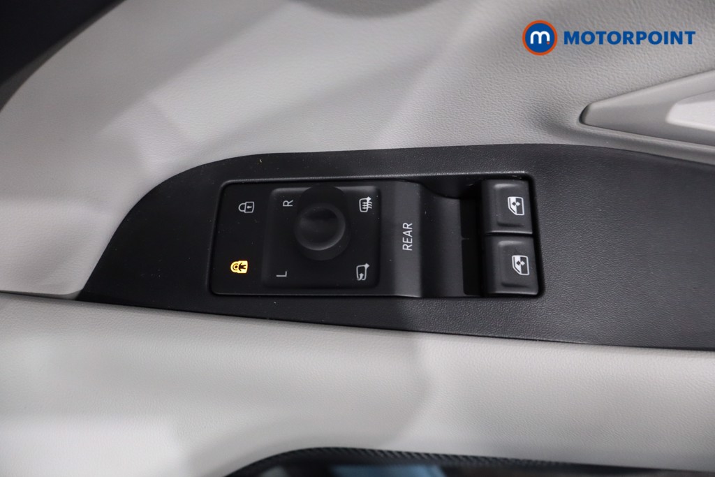 Ford Explorer Select Automatic Electric SUV - Stock Number (1557491) - 16th supplementary image