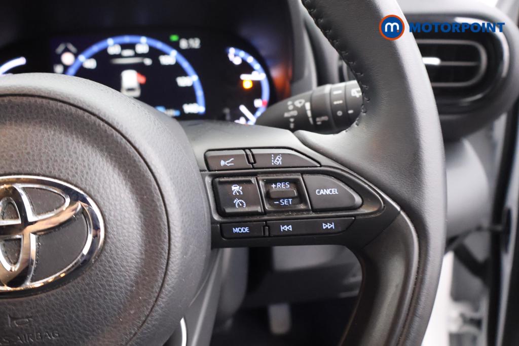 Toyota Yaris Cross Design Automatic Petrol-Electric Hybrid Estate - Stock Number (1558088) - 3rd supplementary image