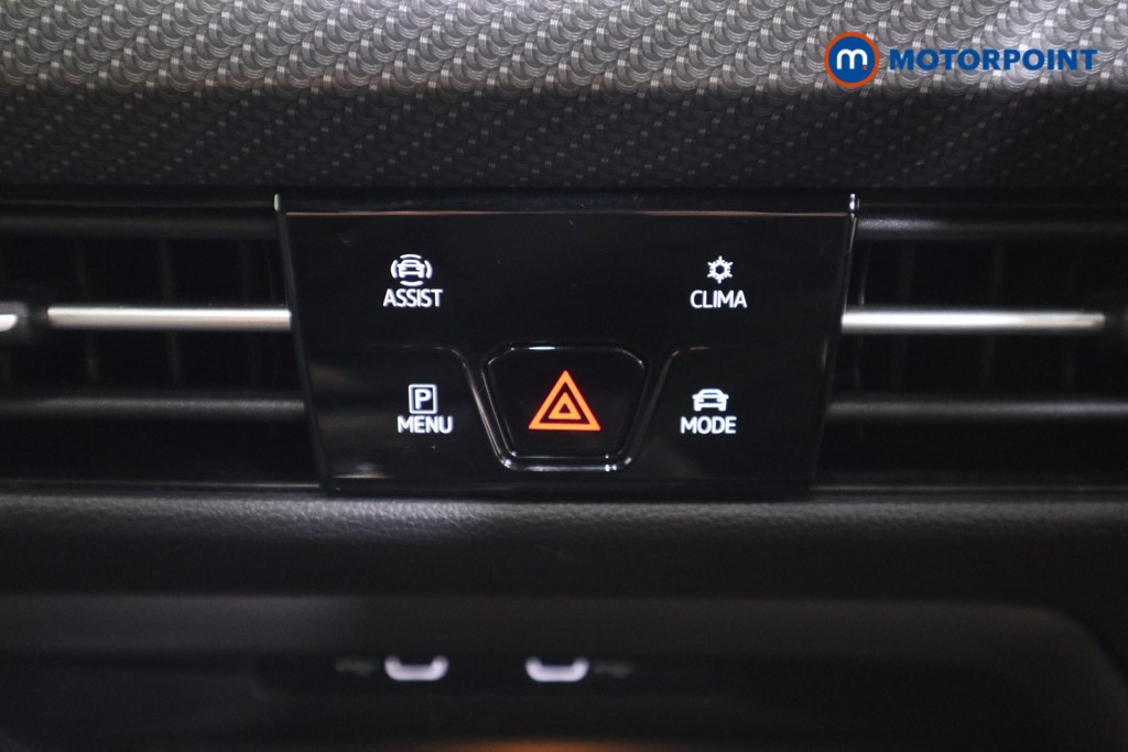 Volkswagen Golf R-Line Automatic Petrol Hatchback - Stock Number (1558108) - 8th supplementary image