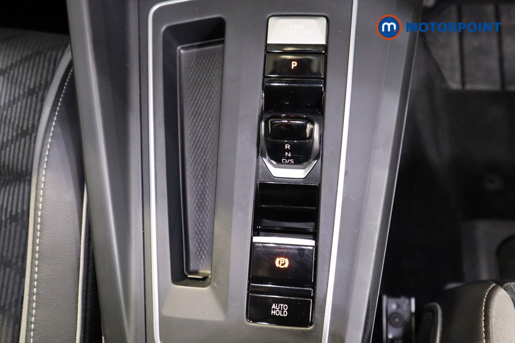 Volkswagen Golf R-Line Automatic Petrol Hatchback - Stock Number (1558108) - 9th supplementary image