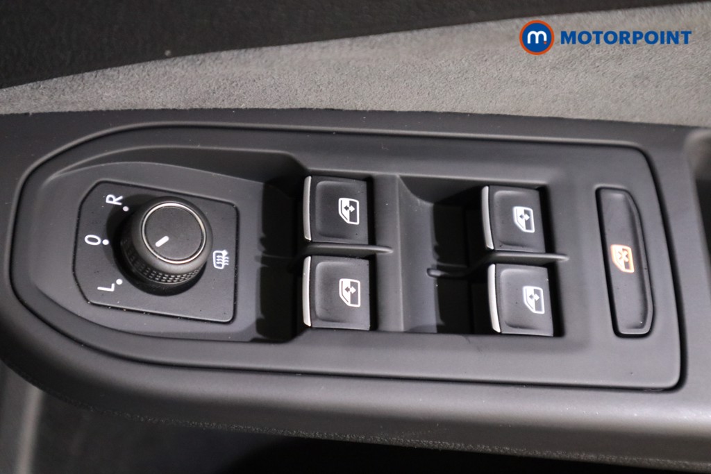 Volkswagen Golf R-Line Automatic Petrol Hatchback - Stock Number (1558108) - 10th supplementary image