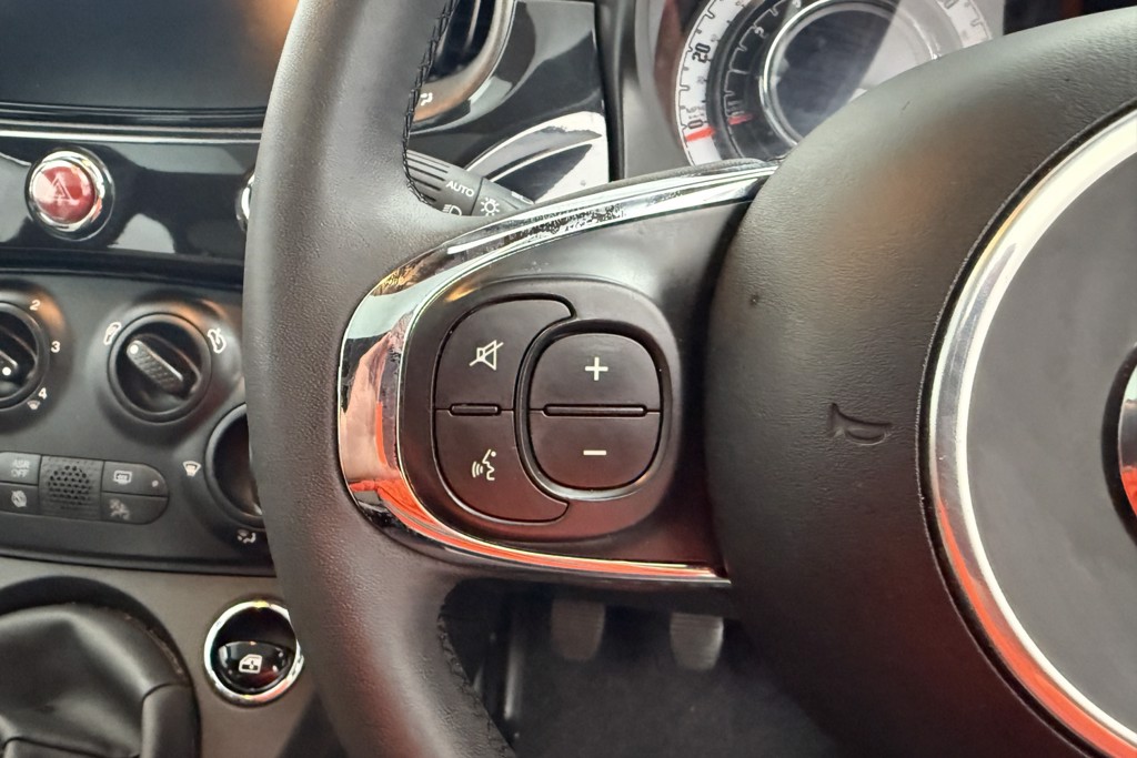 Fiat 500 Dolcevita Manual Petrol-Electric Hybrid Hatchback - Stock Number (1543093) - 3rd supplementary image