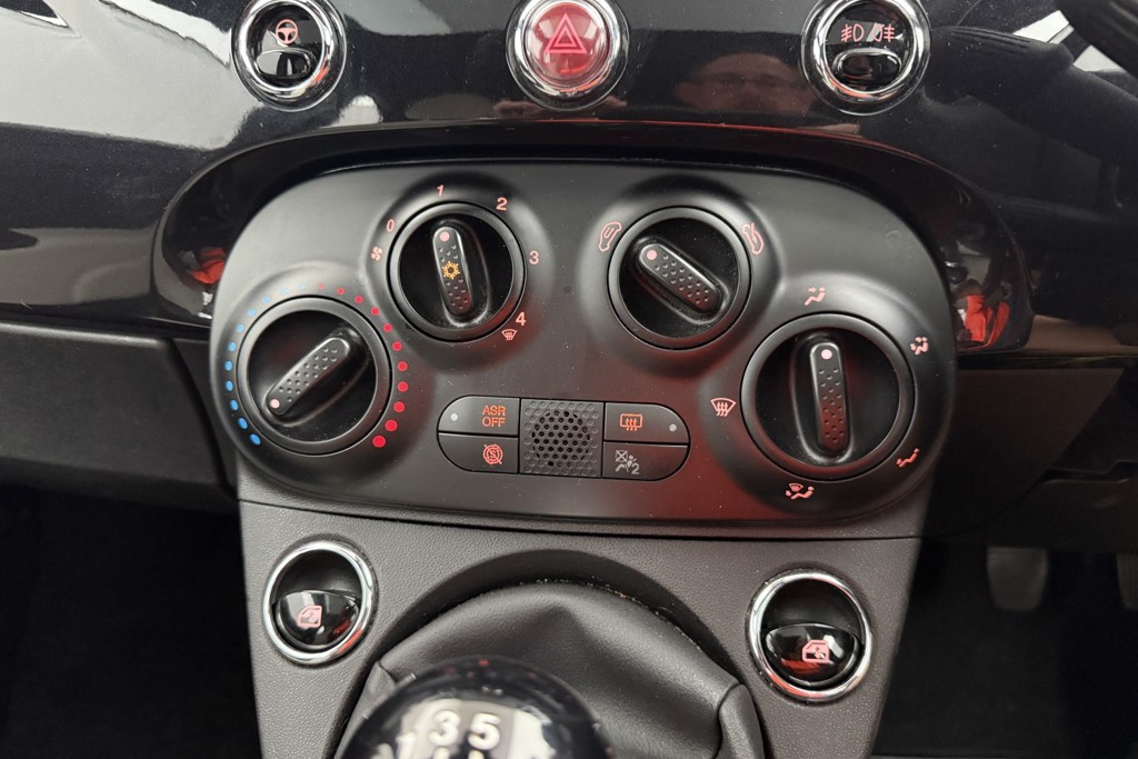 Fiat 500 Dolcevita Manual Petrol-Electric Hybrid Hatchback - Stock Number (1543093) - 9th supplementary image