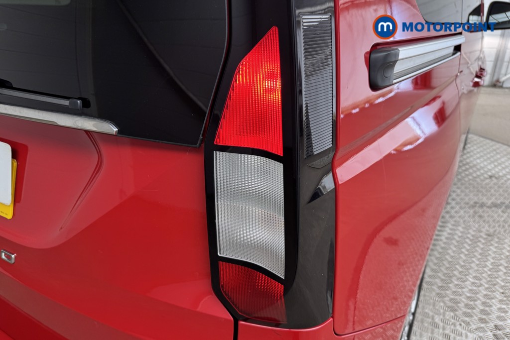 Ford Tourneo Connect Titanium Automatic Diesel People Carrier - Stock Number (1547135) - 18th supplementary image