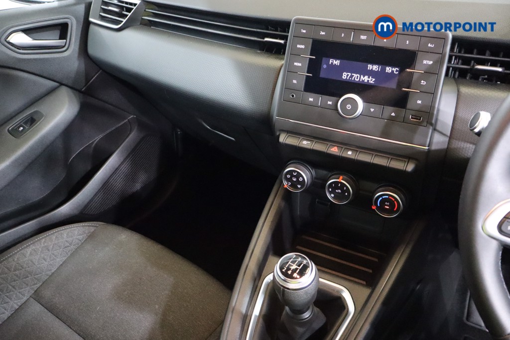 Renault Clio Play Manual Petrol Hatchback - Stock Number (1550427) - 3rd supplementary image
