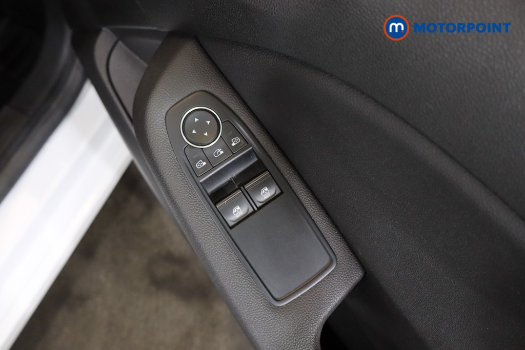 Renault Clio Play Manual Petrol Hatchback - Stock Number (1550427) - 12th supplementary image