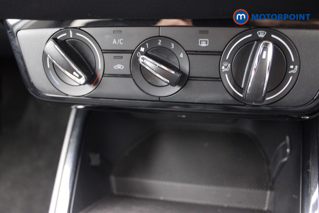 Skoda Fabia Colour Edition Manual Petrol Hatchback - Stock Number (1552337) - 9th supplementary image