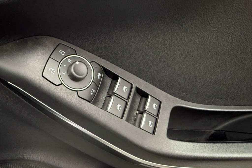 Ford Puma St-Line X Manual Petrol-Electric Hybrid SUV - Stock Number (1552435) - 19th supplementary image