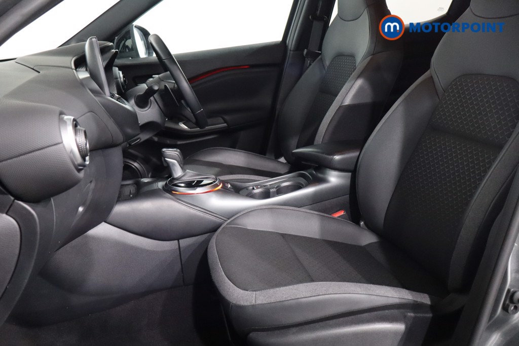 Nissan Juke N-Connecta Automatic Petrol SUV - Stock Number (1553087) - 4th supplementary image