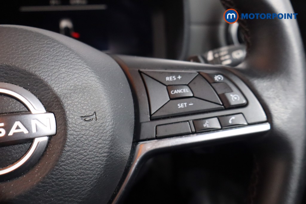 Nissan Juke N-Connecta Automatic Petrol SUV - Stock Number (1553087) - 8th supplementary image