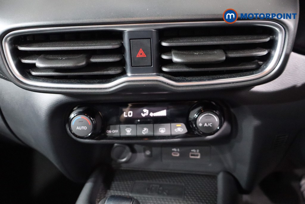 Nissan Juke N-Connecta Automatic Petrol SUV - Stock Number (1553087) - 16th supplementary image