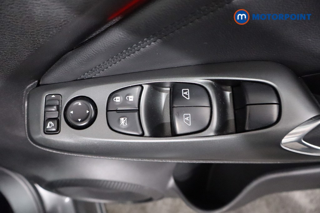 Nissan Juke N-Connecta Automatic Petrol SUV - Stock Number (1553087) - 17th supplementary image