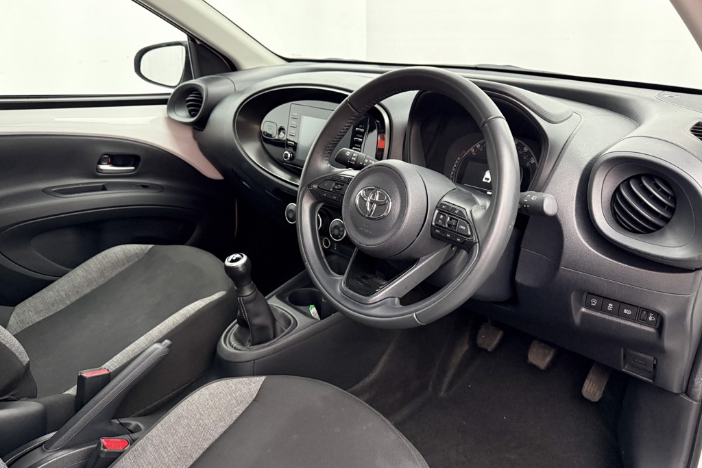 Toyota Aygo X Pure Manual Petrol Hatchback - Stock Number (1553354) - 1st supplementary image