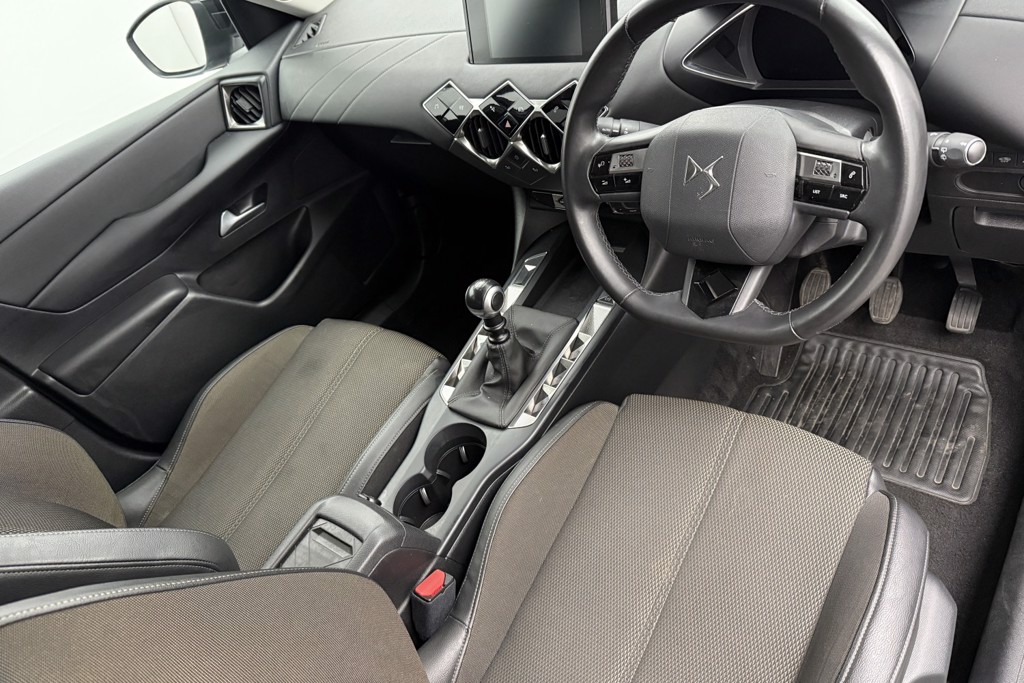 DS Ds 3 Bastille Manual Petrol SUV - Stock Number (1553388) - 1st supplementary image