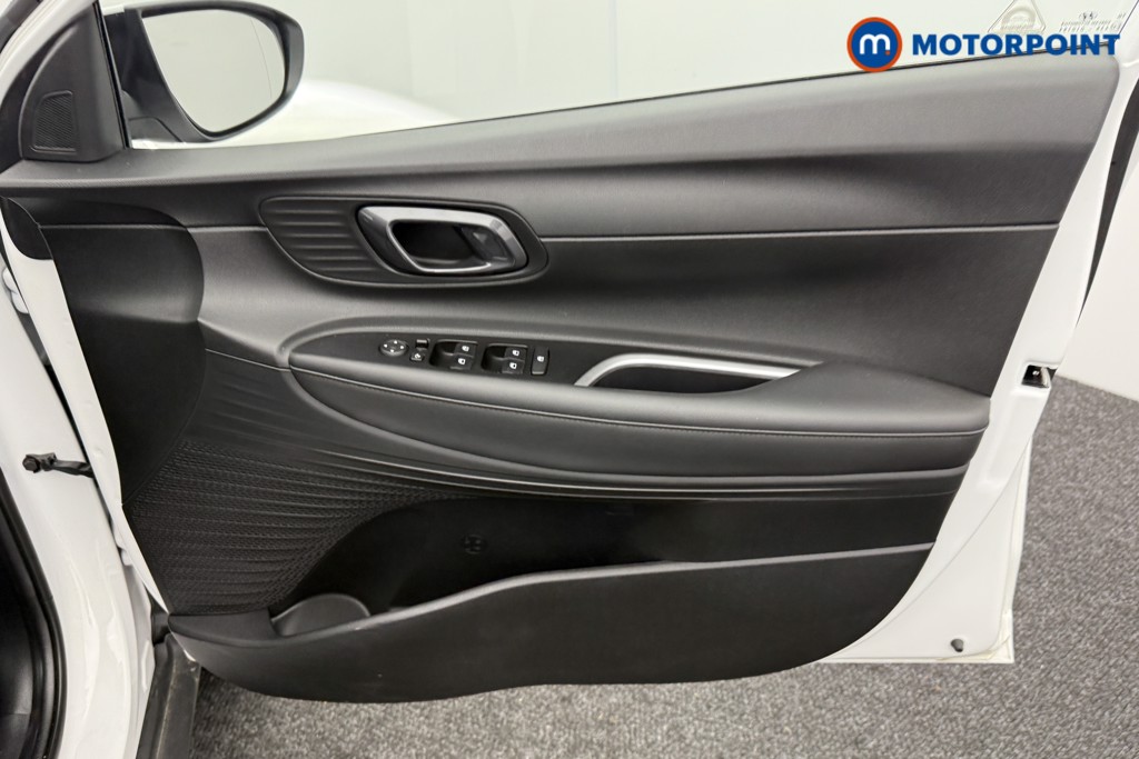 Hyundai Bayon Premium Manual Petrol SUV - Stock Number (1554062) - 18th supplementary image